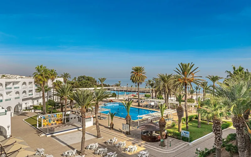 Pogled na hotelski kompleks in bazene iz zraka