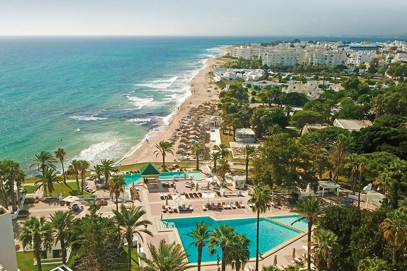 Zračni posnetek hotela ob obali Hammameta